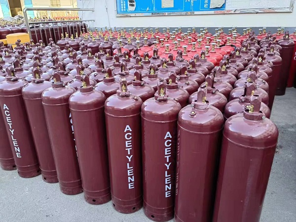 Acetylene cylinder